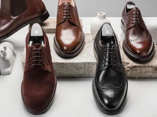 Replay - Leather, wax, shoe polish: these elements characterize an