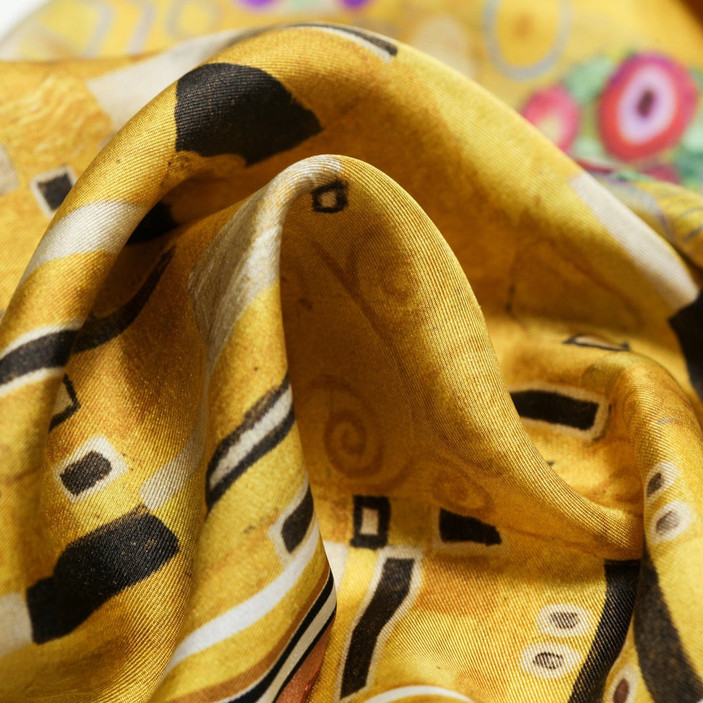 The Kiss Pocket Square – Rampley and Co